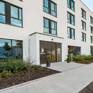 Super 8 By Wyndham North Hotell München