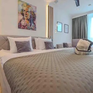 Apartment Schillerapartment Hof, Kueche, 24h Digital-checkin, Parkplatz, Wlan250mbit, Hof (Bavaria)